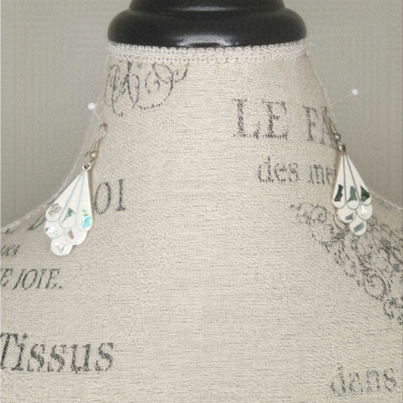 Vintage 70s white enamal feather earrings - Picture 2 of 7